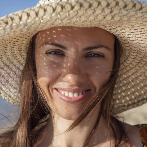 Tenues de vacances des célébrités : quatre profils