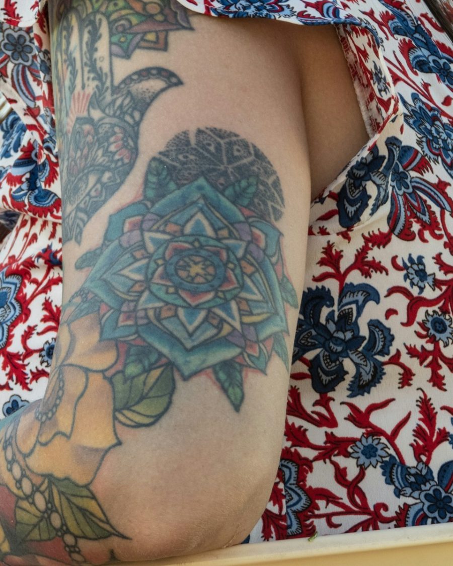 Tatouage femme : choix, hygiène et risques