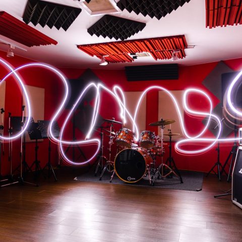 Vianney redéfinit l&rsquo;hymne des Enfoirés avec l&rsquo;aide des élèves de la Star Academy
