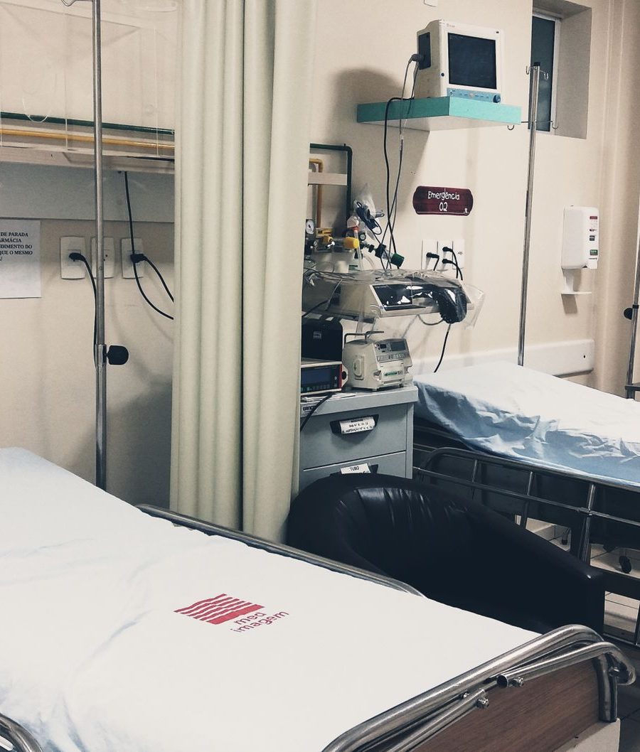 Éric Judor : Comment une méningite a bouleversé sa vie et son rapport à la santé