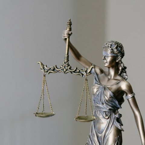 La colère d&rsquo;Hoshi face à la décision de justice favorable à Patrick Bruel